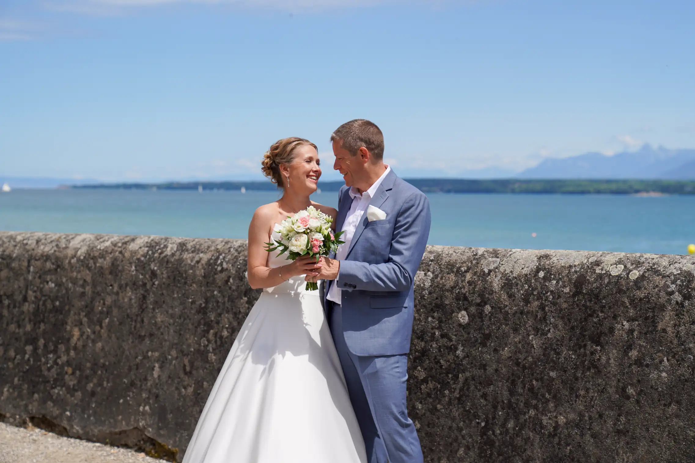 Couple mariage bord du lac Léman Nyon – ISTANY